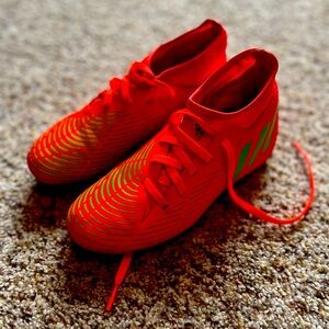 Boys adidas soccer cleats. Size 3. Lots of play left in these.